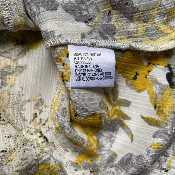 LIKE NEW • Tahari Blouse Tank - Picture 4 of 4